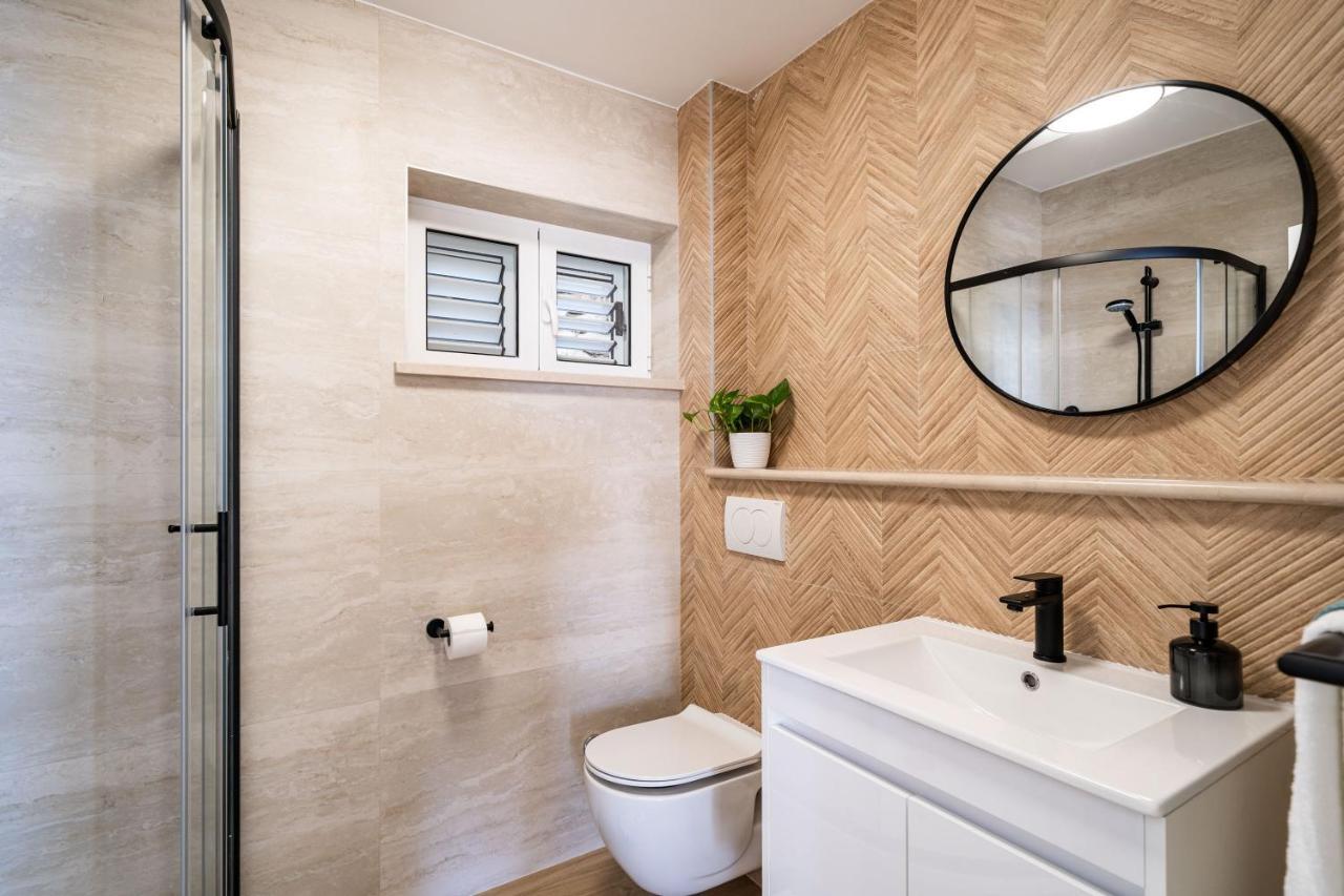 Apartments Nina & Paula - Apartment Nina Stikovica ภายนอก รูปภาพ